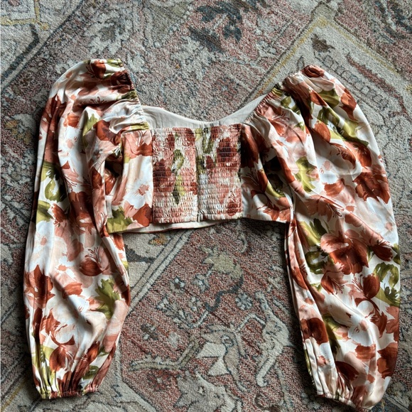 abercrombie & fitch white floral Cropped Long-Sleeve Satin Top - Picture 3 of 7